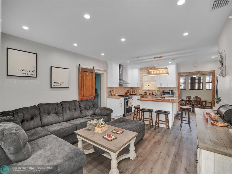 Recently Sold: $615,000 (4 beds, 2 baths, 1252 Square Feet)