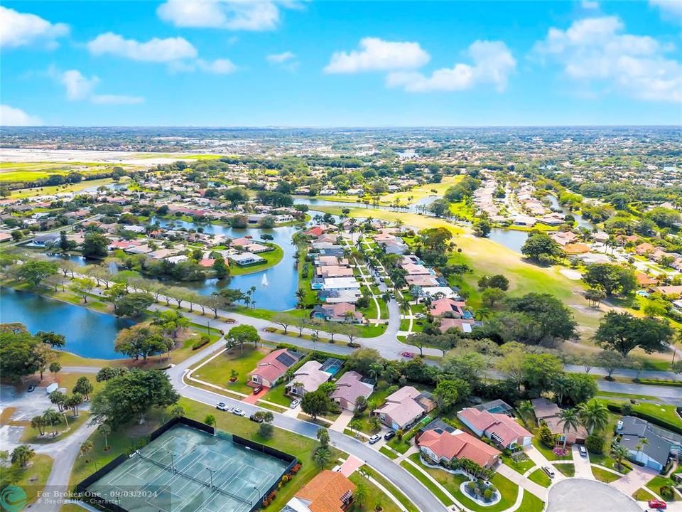 Active With Contract: $650,000 (3 beds, 2 baths, 1452 Square Feet)