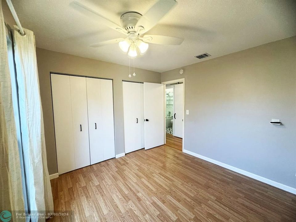 Recently Rented: $2,995 (3 beds, 2 baths, 1696 Square Feet)