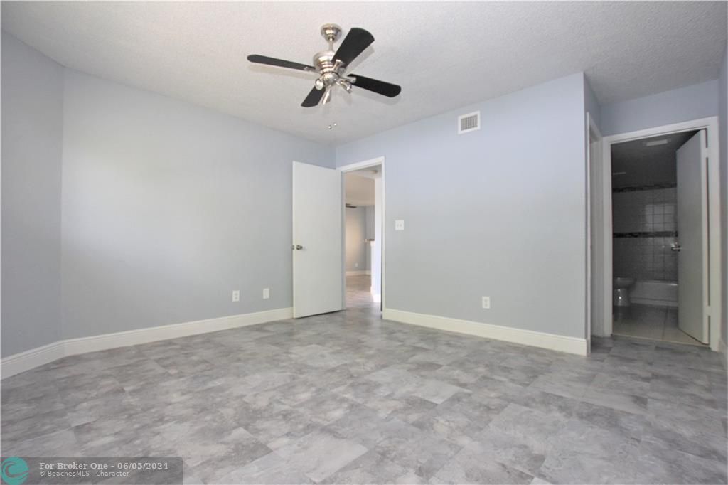 Recently Rented: $2,100 (2 beds, 2 baths, 1200 Square Feet)