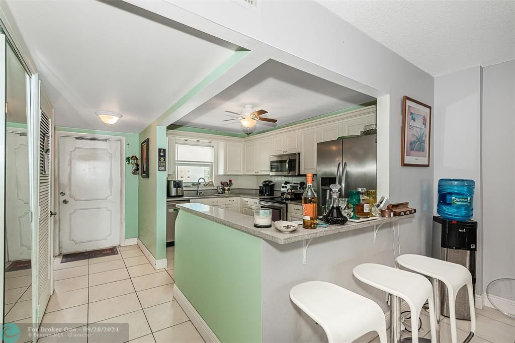 Active With Contract: $495,000 (2 beds, 2 baths, 1400 Square Feet)