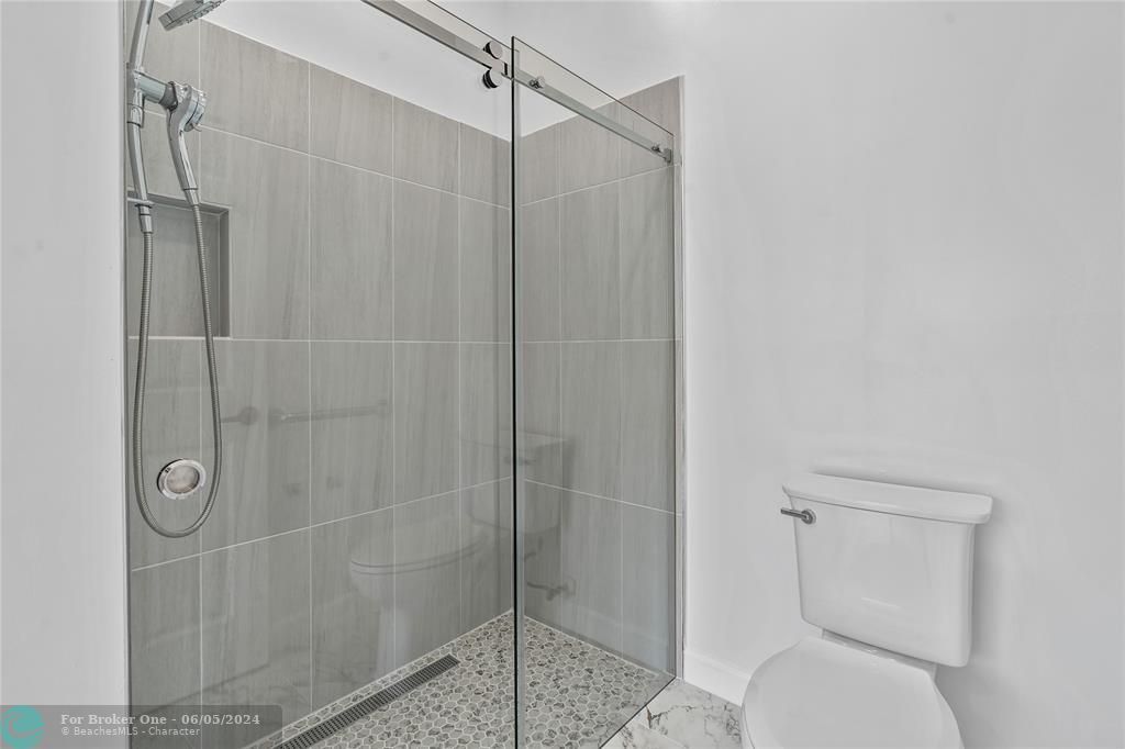 最近售出: $399,000 (3 贝兹, 2 浴室, 1592 平方英尺)