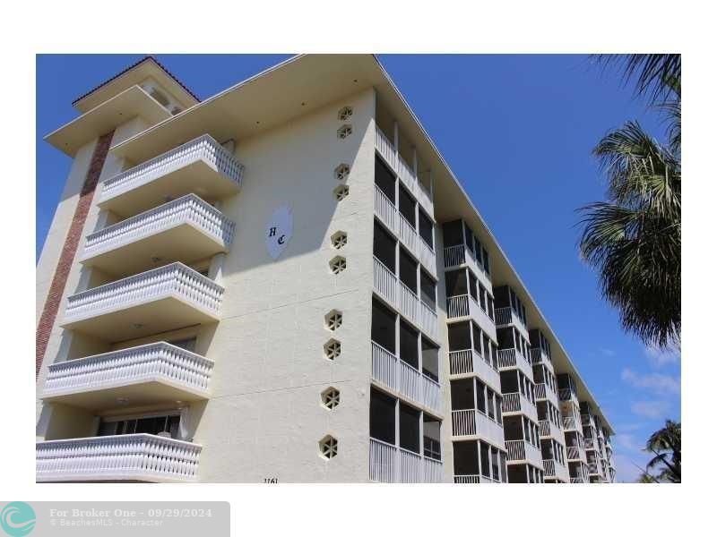 Active With Contract: $2,500 (2 beds, 2 baths, 1050 Square Feet)