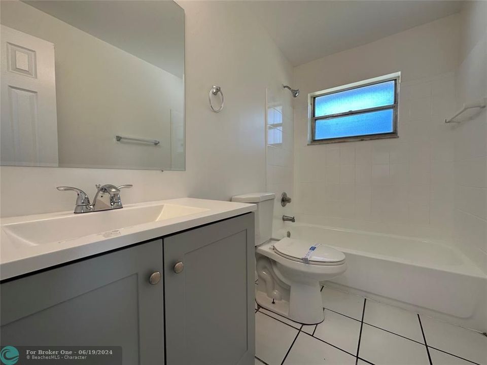Недавно арендовано: $2,000 (4 спален, 2 ванн, 1212 Квадратных фут)