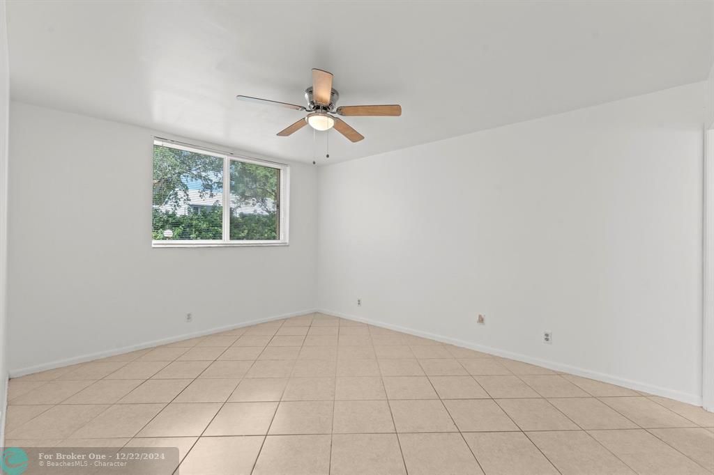 For Sale: $319,000 (3 beds, 2 baths, 1141 Square Feet)