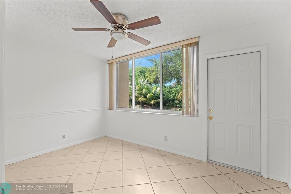 For Sale: $319,000 (3 beds, 2 baths, 1141 Square Feet)