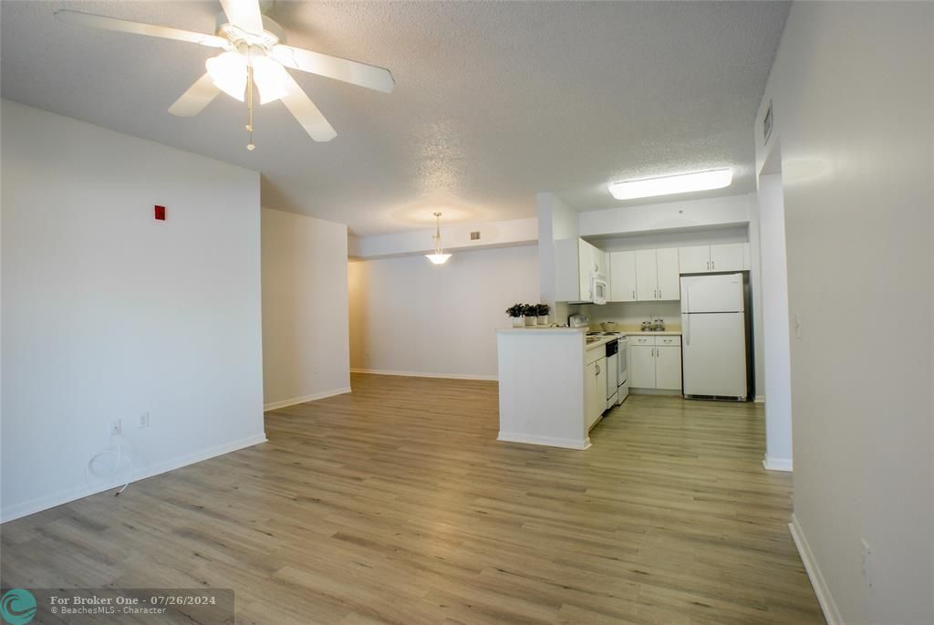 Recently Sold: $260,000 (2 beds, 2 baths, 1183 Square Feet)