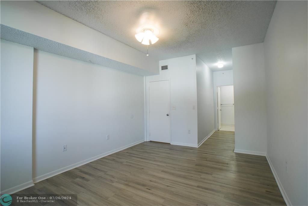 Recently Sold: $260,000 (2 beds, 2 baths, 1183 Square Feet)