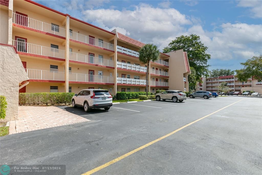 Recently Sold: $95,900 (1 beds, 1 baths, 775 Square Feet)