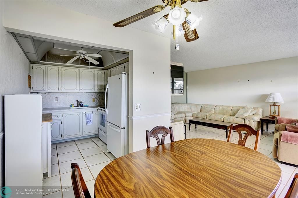 For Sale: $115,000 (2 beds, 1 baths, 828 Square Feet)