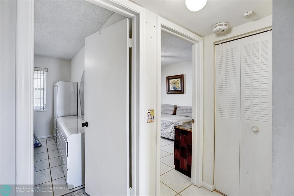 For Sale: $115,000 (2 beds, 1 baths, 828 Square Feet)