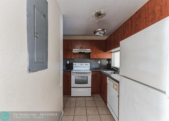 Recently Sold: $278,000 (3 beds, 2 baths, 1253 Square Feet)