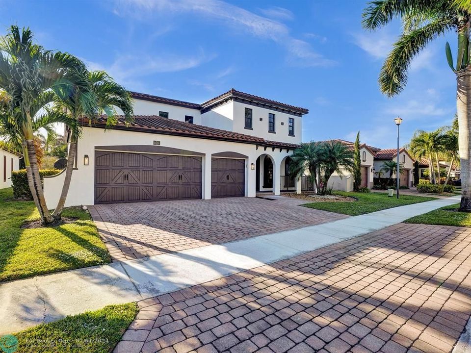 Recently Sold: $1,549,000 (5 beds, 4 baths, 3761 Square Feet)