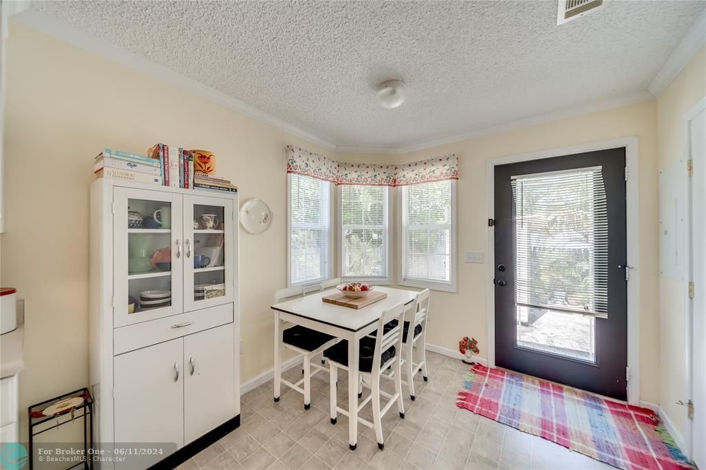Recently Sold: $295,000 (2 beds, 2 baths, 1448 Square Feet)