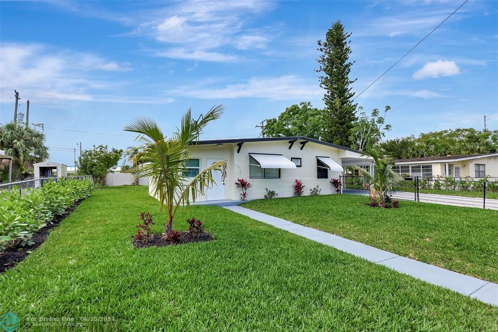 Recently Sold: $299,900 (4 beds, 2 baths, 1220 Square Feet)
