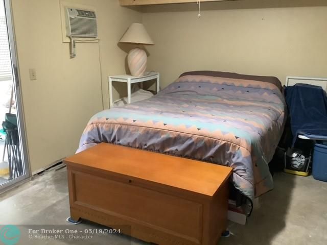 For Sale: $98,000 (1 beds, 1 baths, 706 Square Feet)