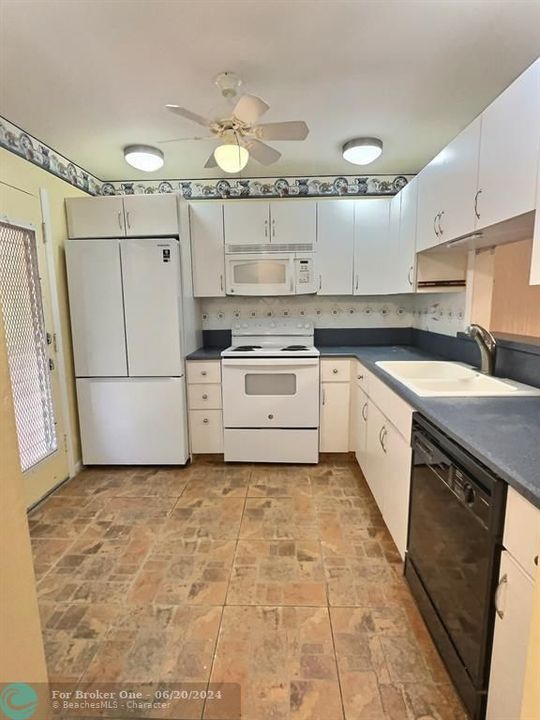 Recently Sold: $224,000 (2 beds, 2 baths, 1260 Square Feet)