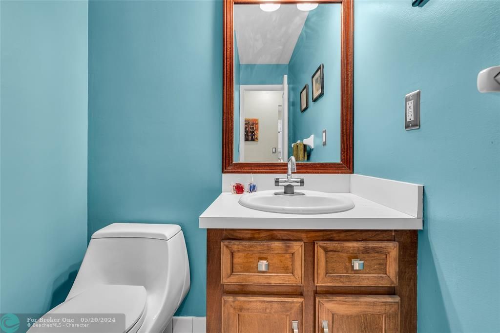 最近售出: $365,000 (3 贝兹, 2 浴室, 1401 平方英尺)