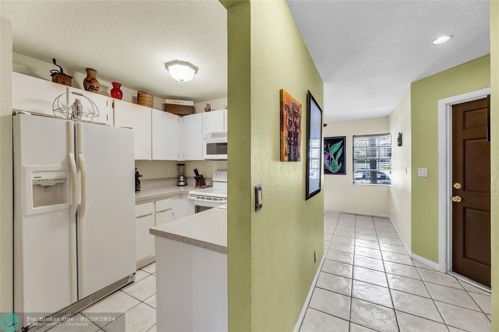 Recently Sold: $365,000 (3 beds, 2 baths, 1401 Square Feet)