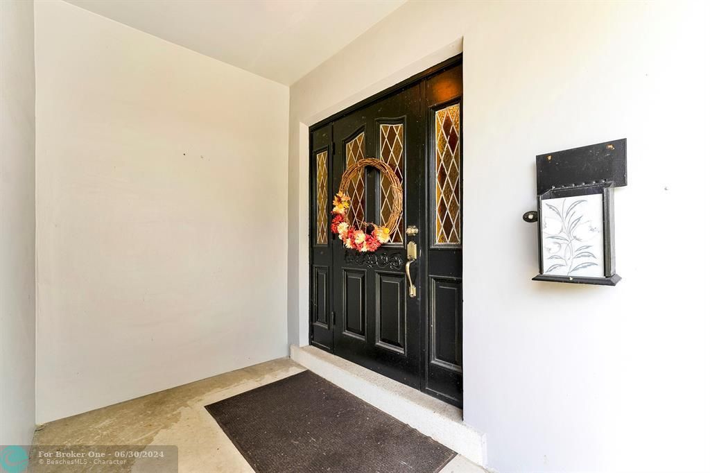 Active With Contract: $710,000 (4 beds, 2 baths, 2257 Square Feet)