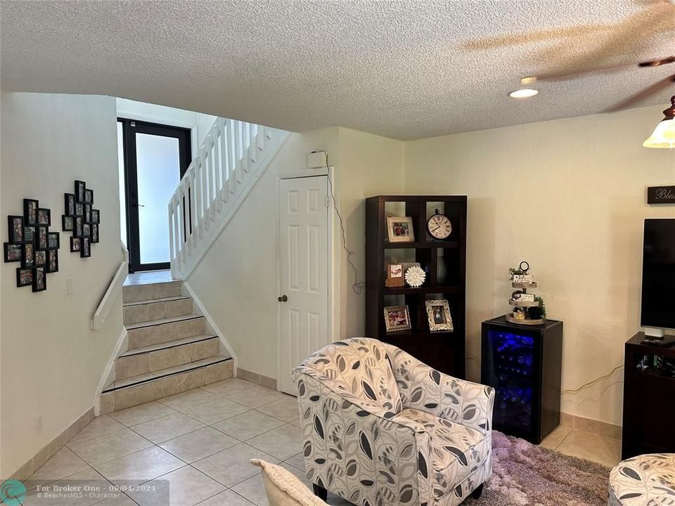 Recently Sold: $424,000 (3 beds, 2 baths, 1484 Square Feet)
