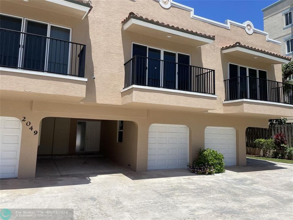 Recently Sold: $694,400 (2 beds, 2 baths, 1013 Square Feet)