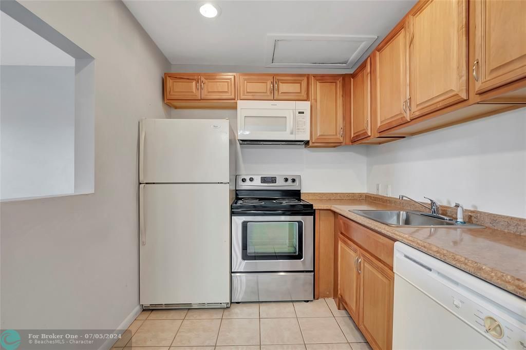 For Sale: $134,900 (1 beds, 1 baths, 600 Square Feet)