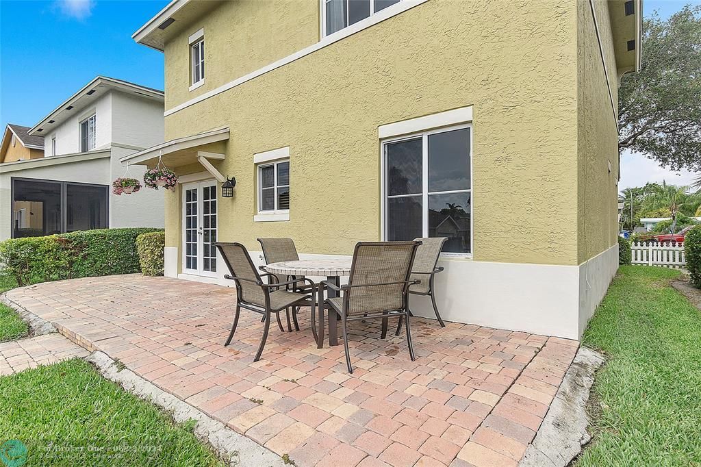 Active With Contract: $464,900 (3 beds, 2 baths, 1512 Square Feet)