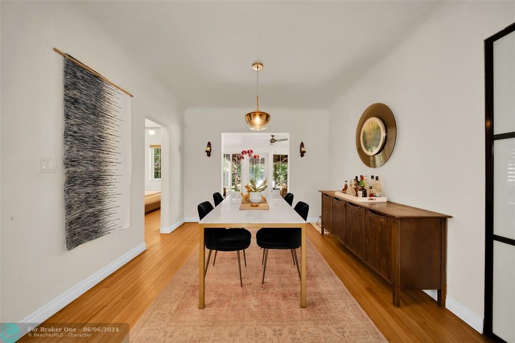 Active With Contract: $1,195,000 (3 beds, 2 baths, 1428 Square Feet)