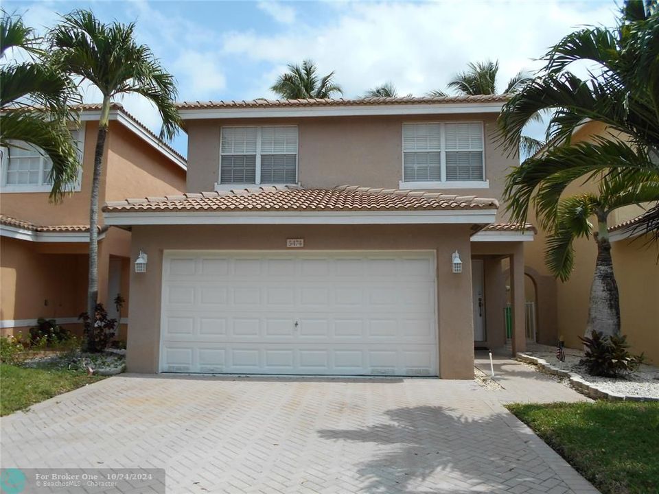 Active With Contract: $3,200 (3 beds, 2 baths, 1815 Square Feet)