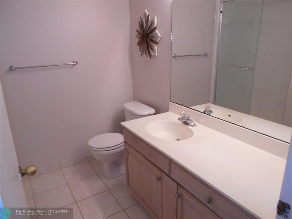 Active With Contract: $3,200 (3 beds, 2 baths, 1815 Square Feet)