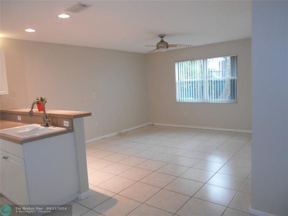 Active With Contract: $3,200 (3 beds, 2 baths, 1815 Square Feet)