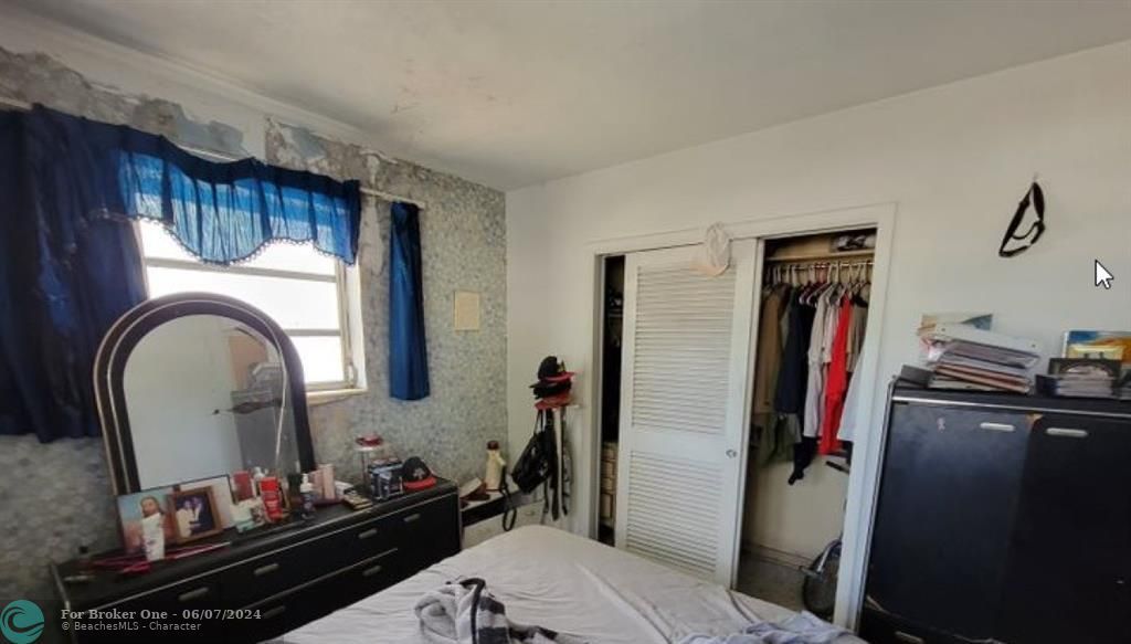 For Sale: $349,900 (3 beds, 1 baths, 1204 Square Feet)