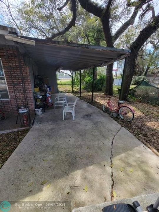 For Sale: $349,900 (3 beds, 1 baths, 1204 Square Feet)