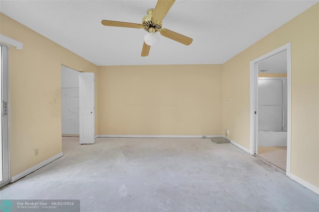 Active With Contract: $169,900 (2 beds, 2 baths, 1161 Square Feet)