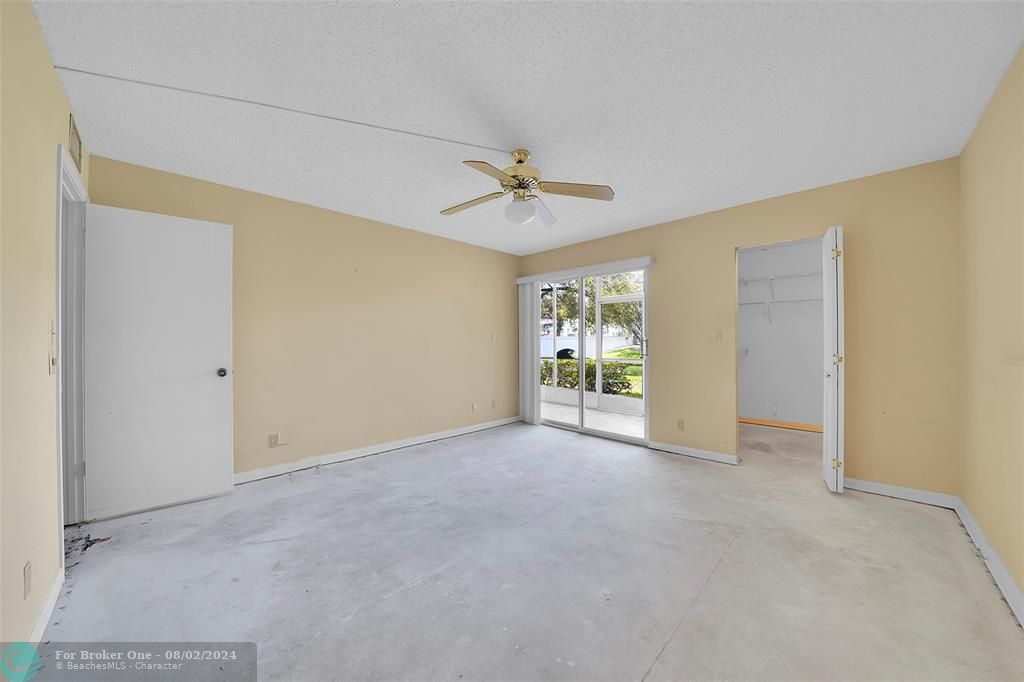 Active With Contract: $169,900 (2 beds, 2 baths, 1161 Square Feet)