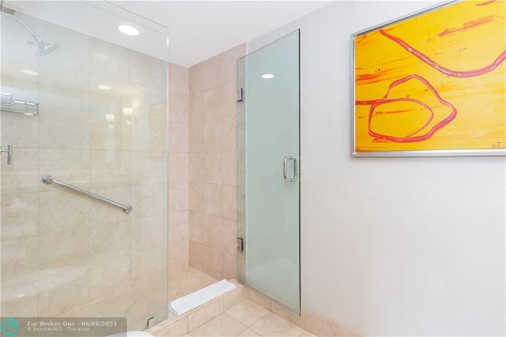 待售: $265,000 (1 贝兹, 1 浴室, 548 平方英尺)