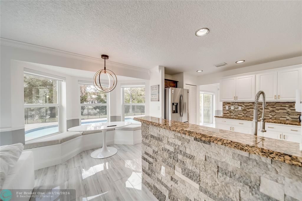 Recently Sold: $799,900 (4 beds, 2 baths, 2514 Square Feet)