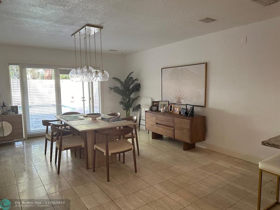 Active With Contract: $6,350 (3 beds, 2 baths, 2190 Square Feet)