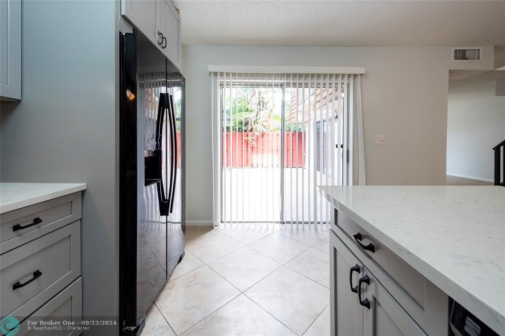 For Sale: $395,000 (2 beds, 2 baths, 1500 Square Feet)