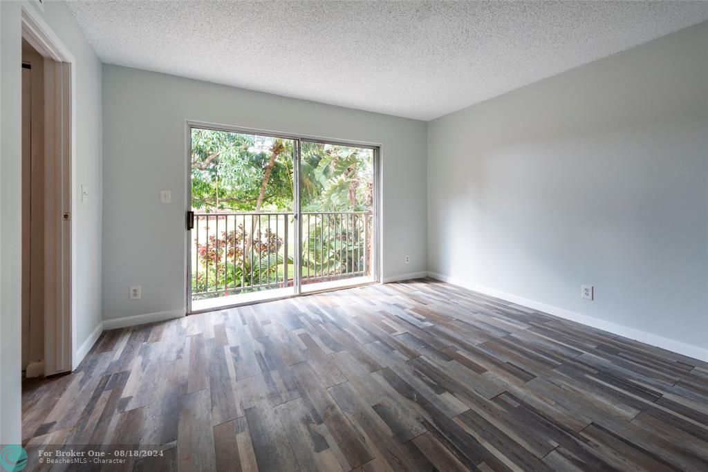 For Sale: $395,000 (2 beds, 2 baths, 1500 Square Feet)