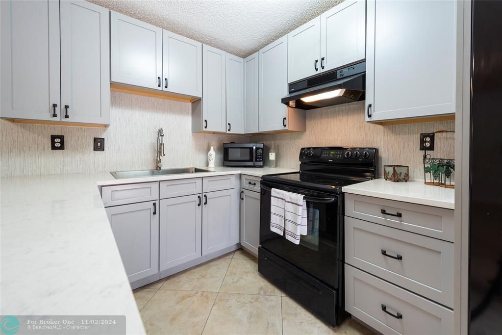 For Sale: $395,000 (2 beds, 2 baths, 1500 Square Feet)