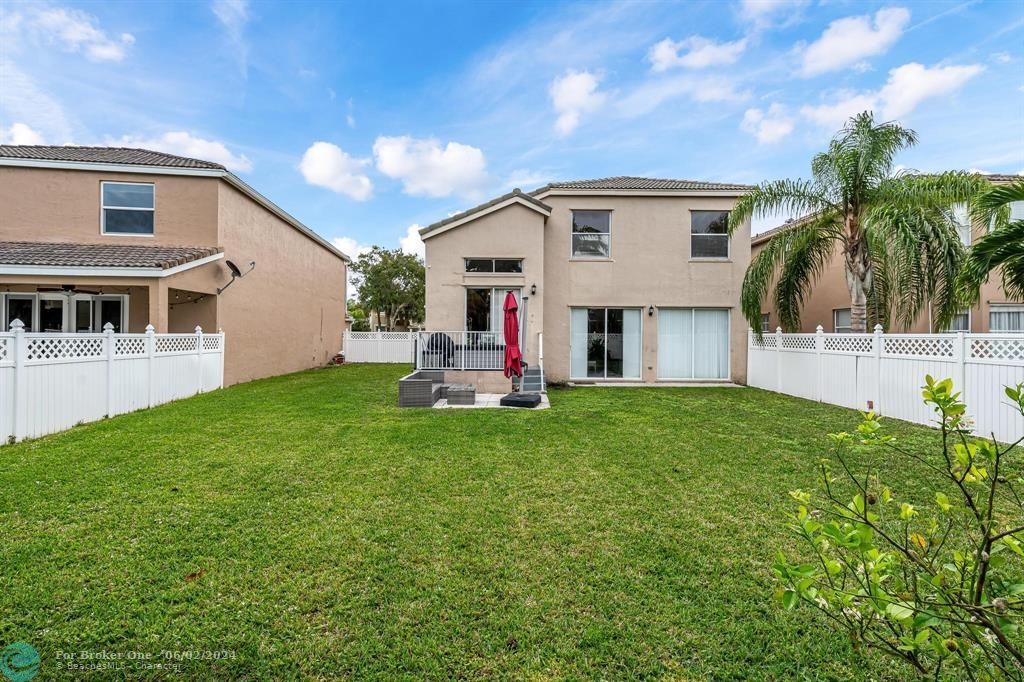 Active With Contract: $590,000 (4 beds, 3 baths, 2561 Square Feet)