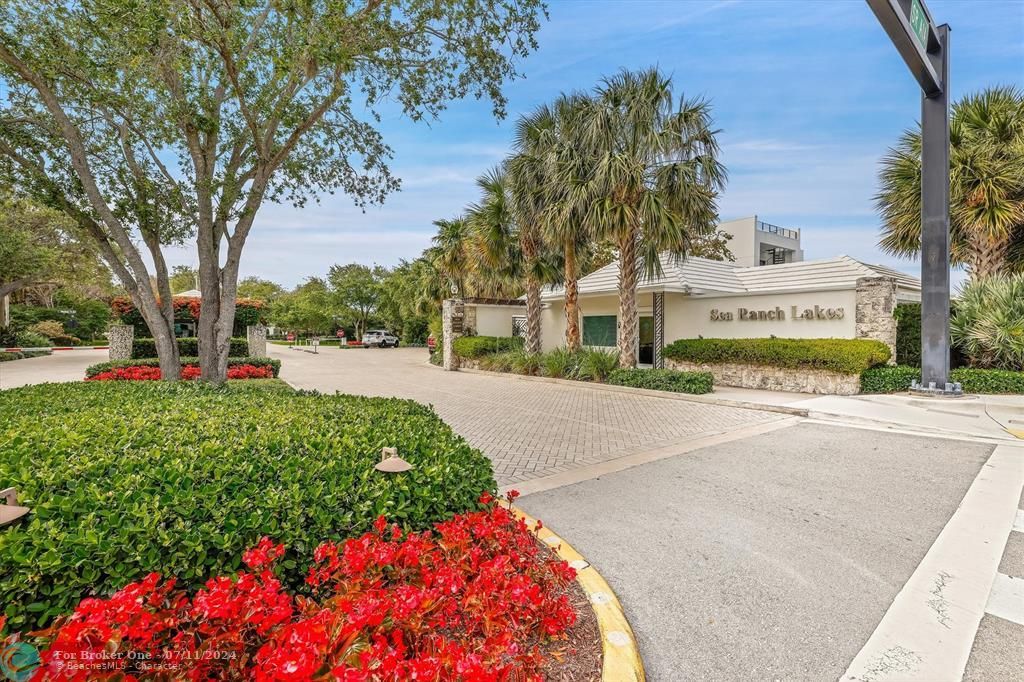 Recently Sold: $5,100,000 (4 beds, 5 baths, 5987 Square Feet)