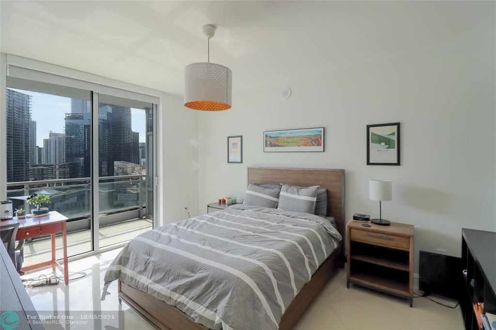 Recently Sold: $605,000 (2 beds, 2 baths, 1129 Square Feet)