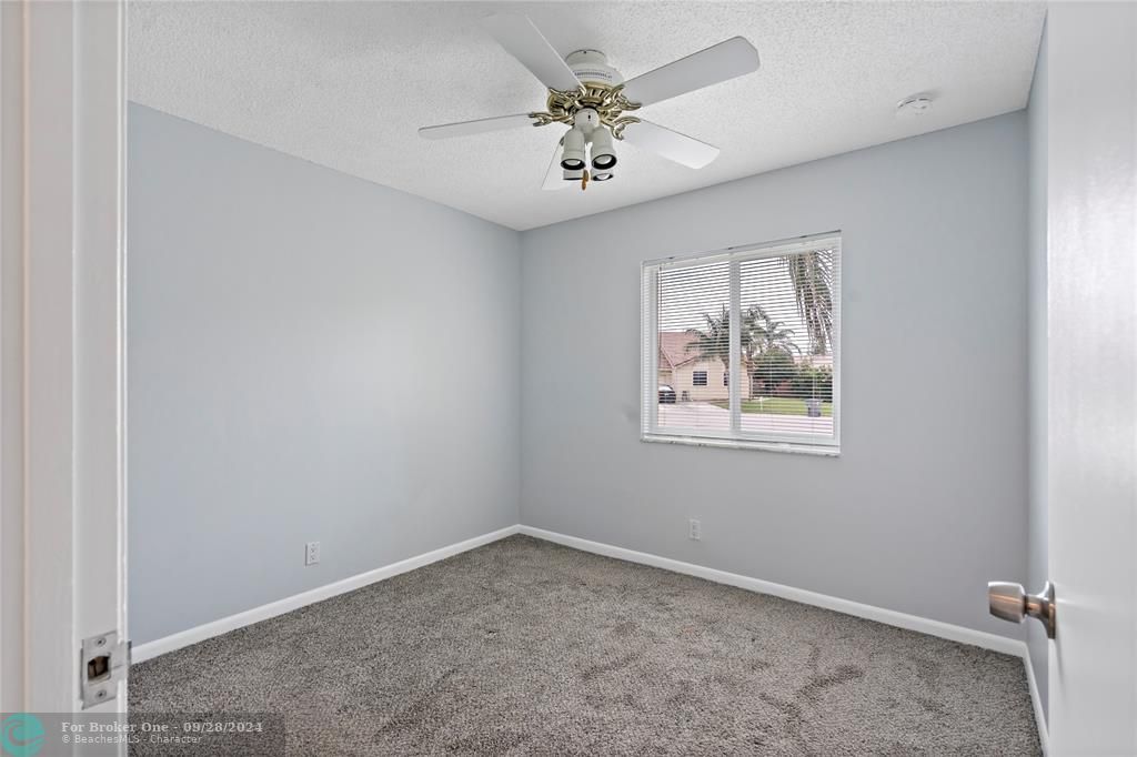 Active With Contract: $3,100 (3 beds, 2 baths, 1569 Square Feet)