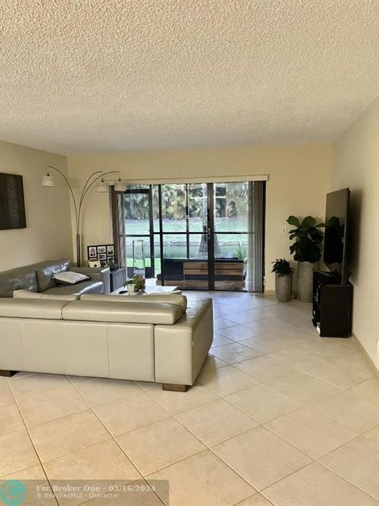 Active With Contract: $349,900 (2 beds, 2 baths, 1225 Square Feet)