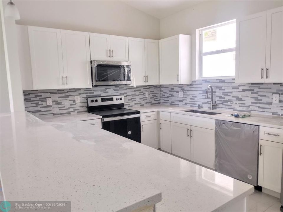 For Sale: $325,000 (3 beds, 2 baths, 1533 Square Feet)