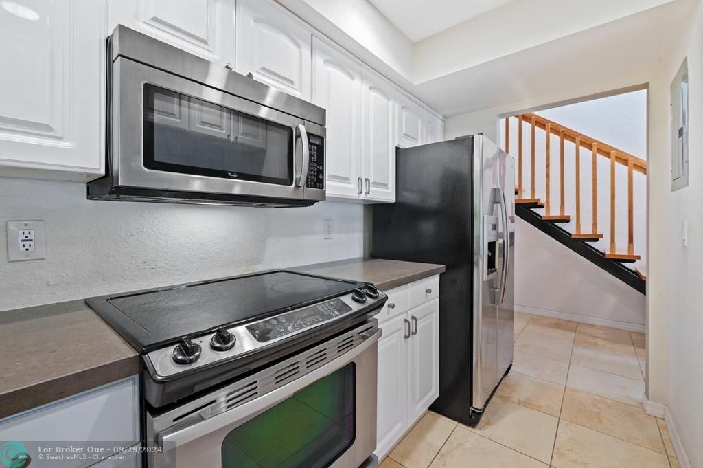 For Sale: $460,000 (2 beds, 2 baths, 1200 Square Feet)