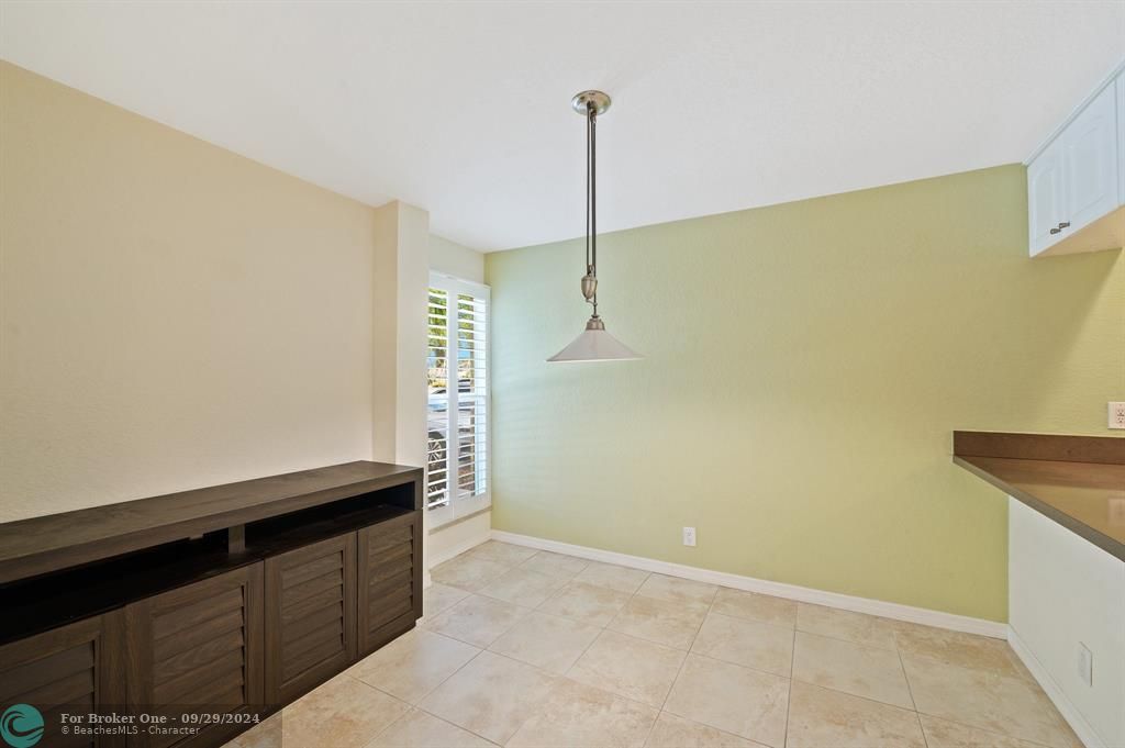 For Sale: $460,000 (2 beds, 2 baths, 1200 Square Feet)